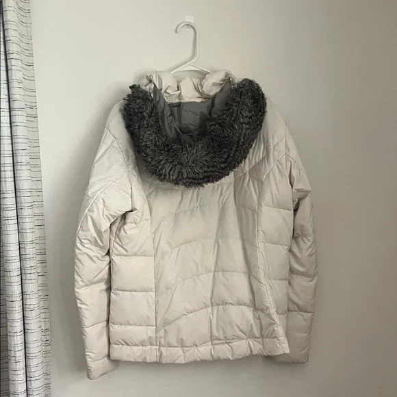 Columbia Women's Cream Puffer Jacket - Picture 6 of 7